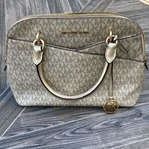 Michael Kors Jet Set medium satchel